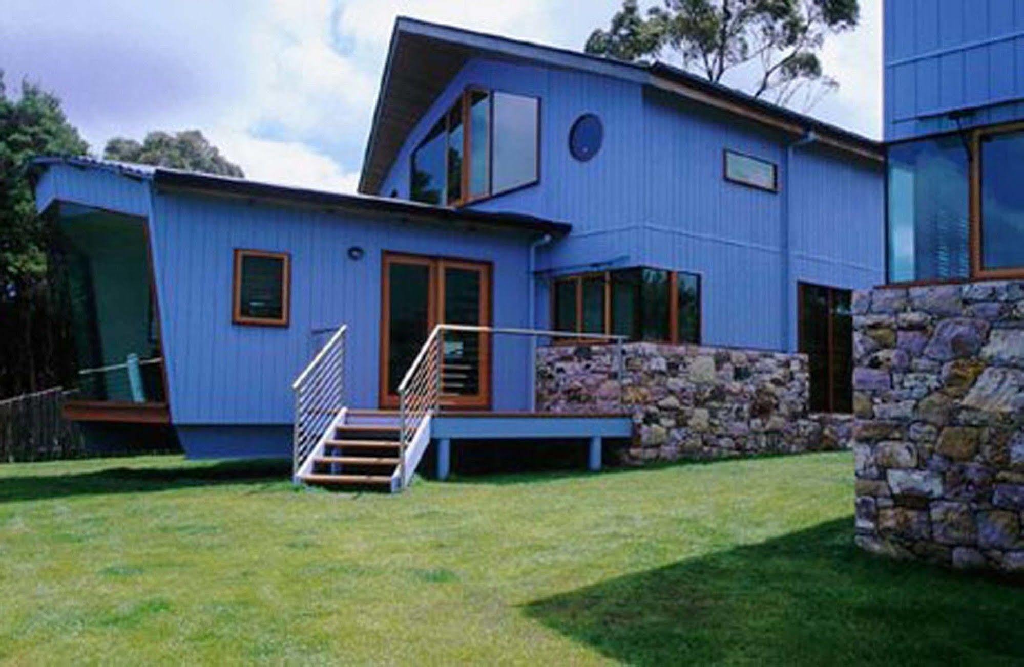 Wheelhouse Apartments Strahan Exteriör bild